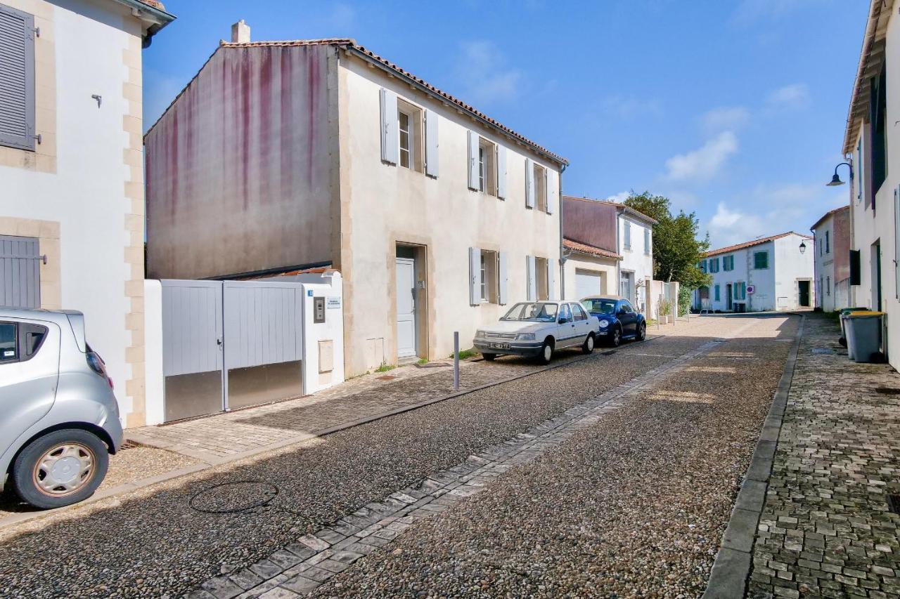 A 150m Du Port De St-martin-de-re, Pour 2 Saint-Martin-de-Ré